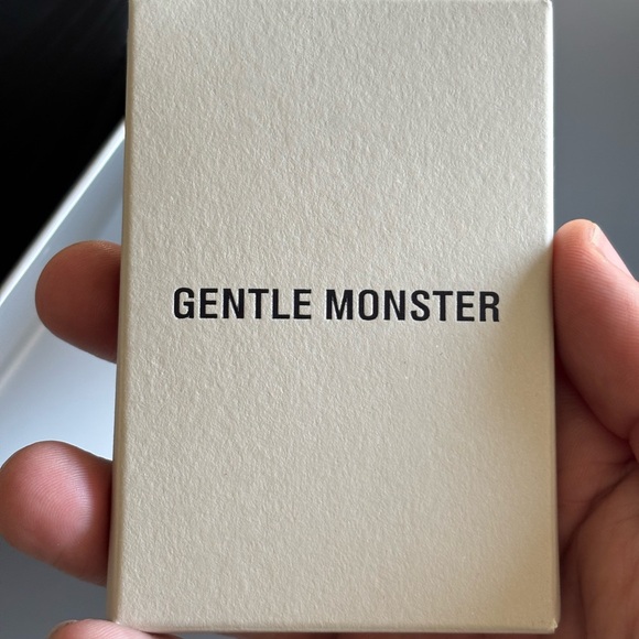 GENTLE MONSTER x MUGLER SUNGLASSES - Picture 14 of 16